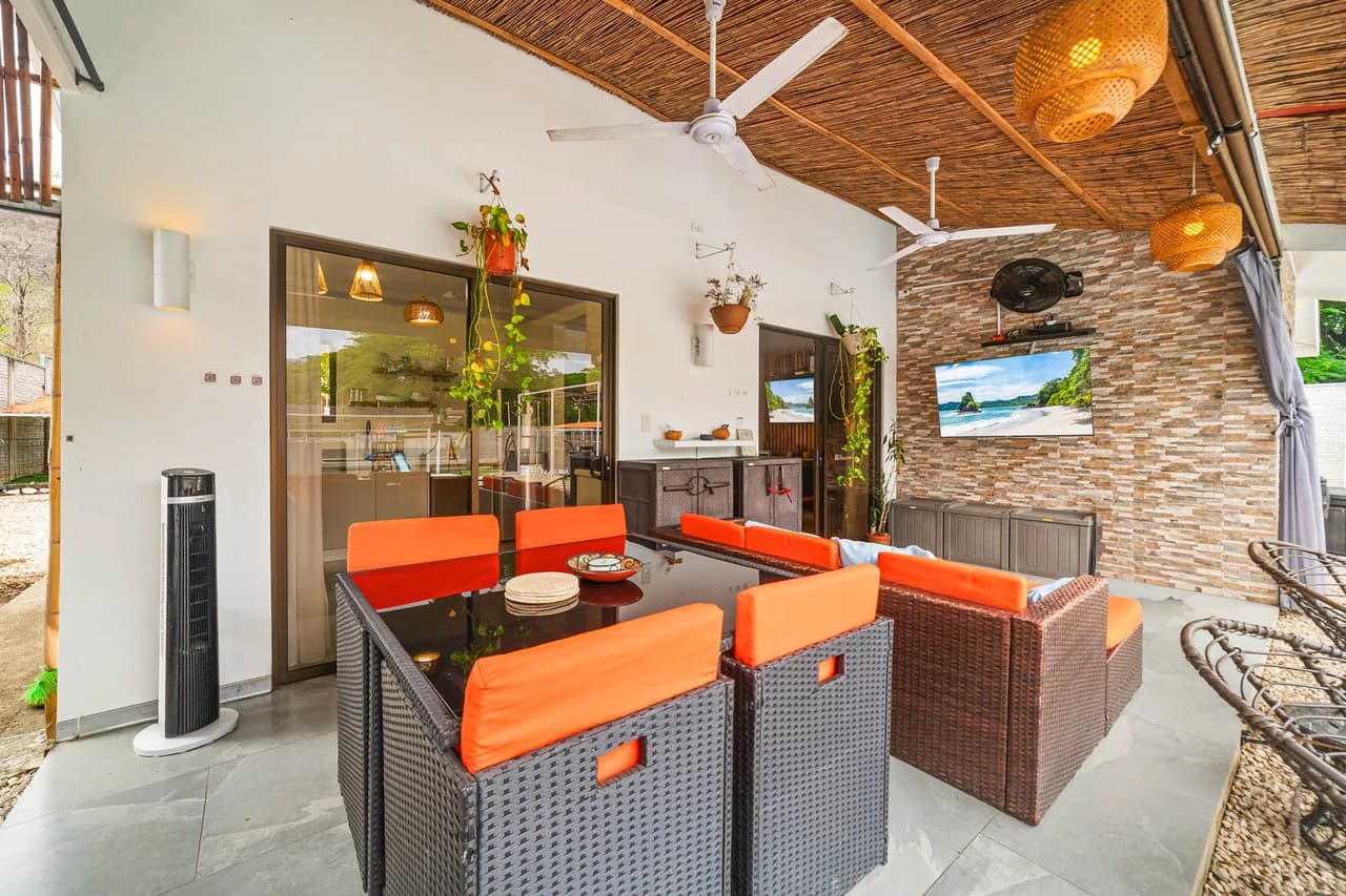 Casa Diria: Peaceful Turnkey 2BR Near Beaches - photo 16