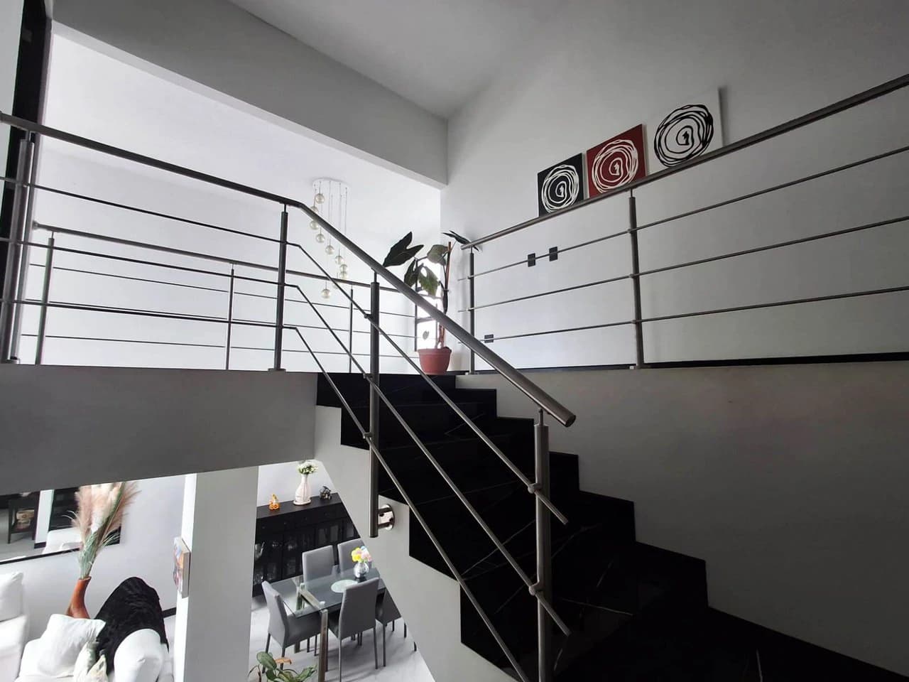 Casa Modern Elegance: 5 Bedrooms...Large Lot and Views! - photo 8