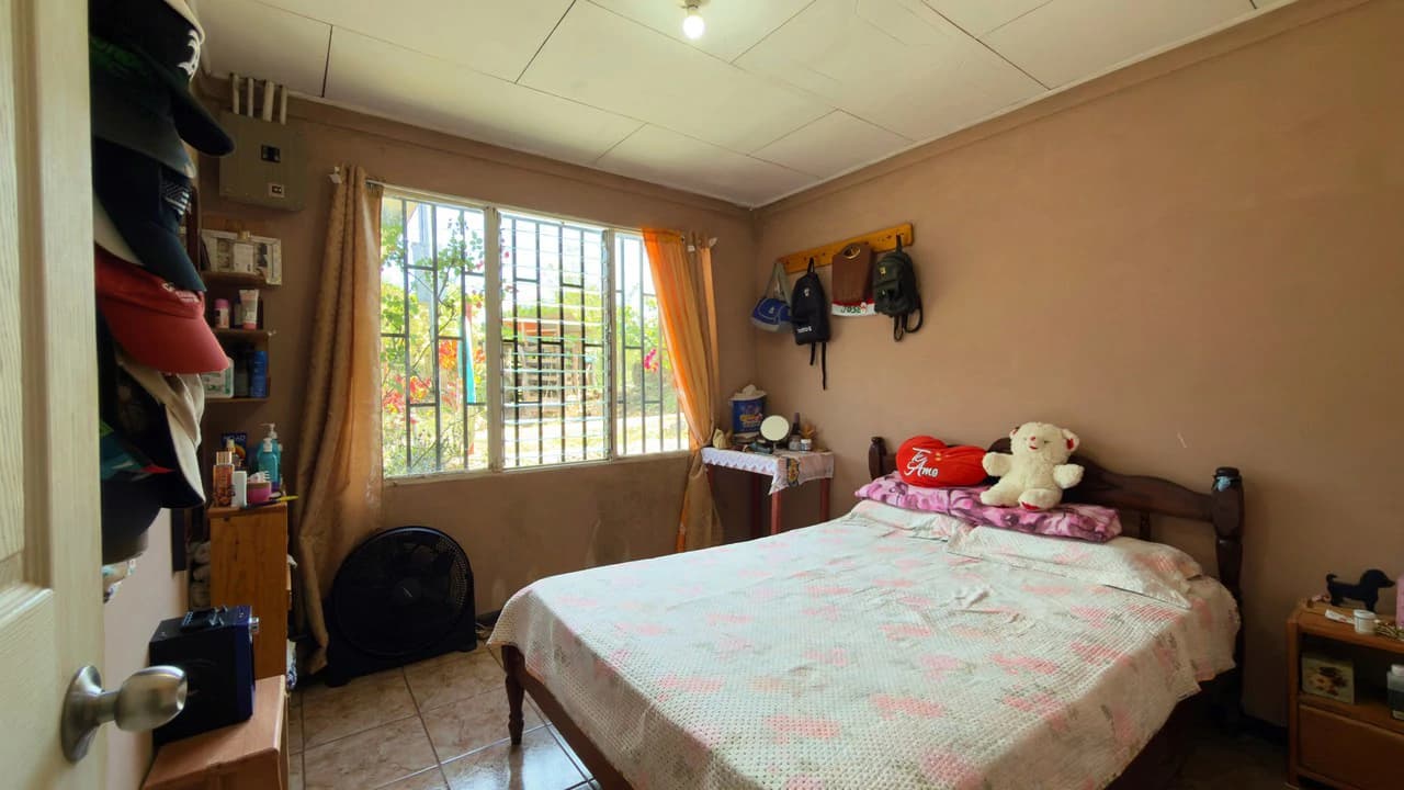 RURAL HOME IN PEACEFUL ENVIRONMENT AT PLAYA VERDE, SANTA ELENA 206 SQM LOT - photo 10
