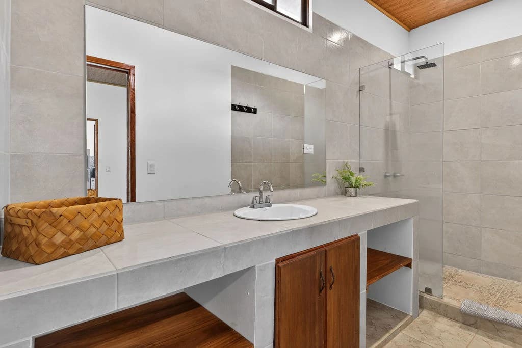 Villa Los Monos: High-Income 9-Unit Rental Property Near Playa Grande - photo 51