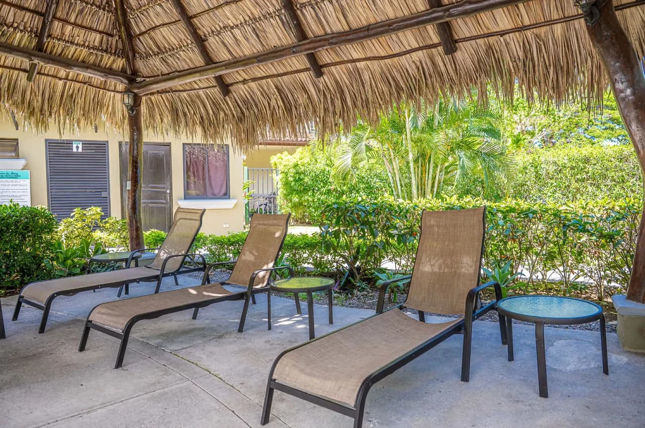 Peaceful and Secure 3BR Condo with Private Pool in Las Lomas - photo 7
