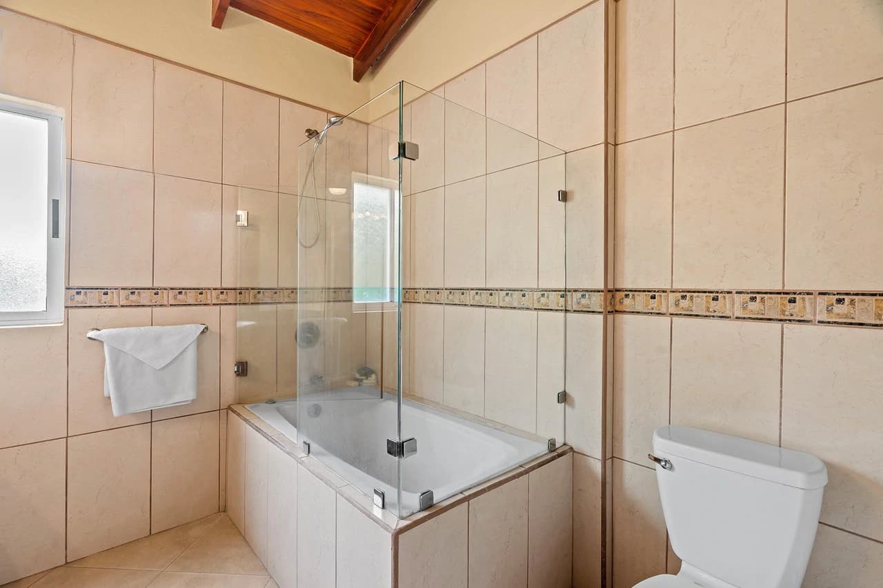 Casa Sunny: Ocean View Investment Opportunity in Tamarindo - photo 14