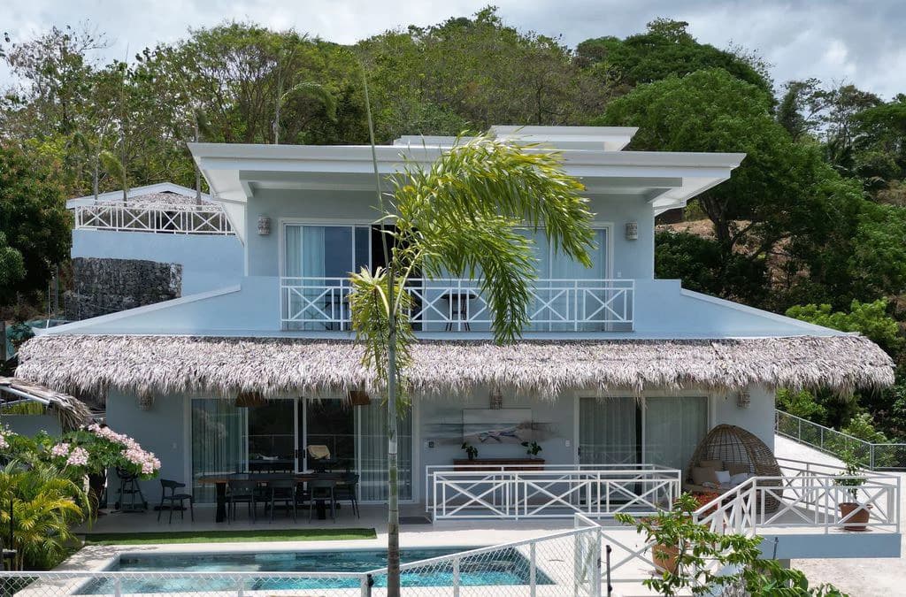 Villa Caribe & Lodge: Luxury Caribbean-Style Retreat with Stunning Ocean and Jungle Views, 3 High-End Lodges & Elegant Main Residence - photo 3
