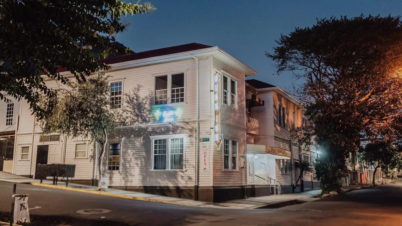Historic Masterpiece: The Hotel Dunn Inn - photo 1