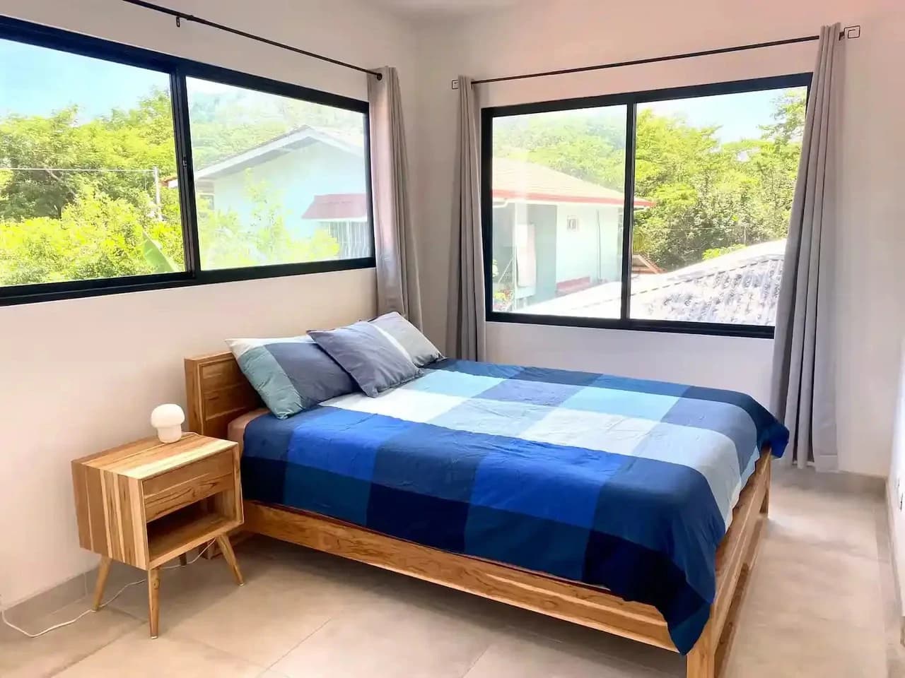 casa pacific: Exclusive Listing | Modern Ocean View Living in carrillo - photo 33