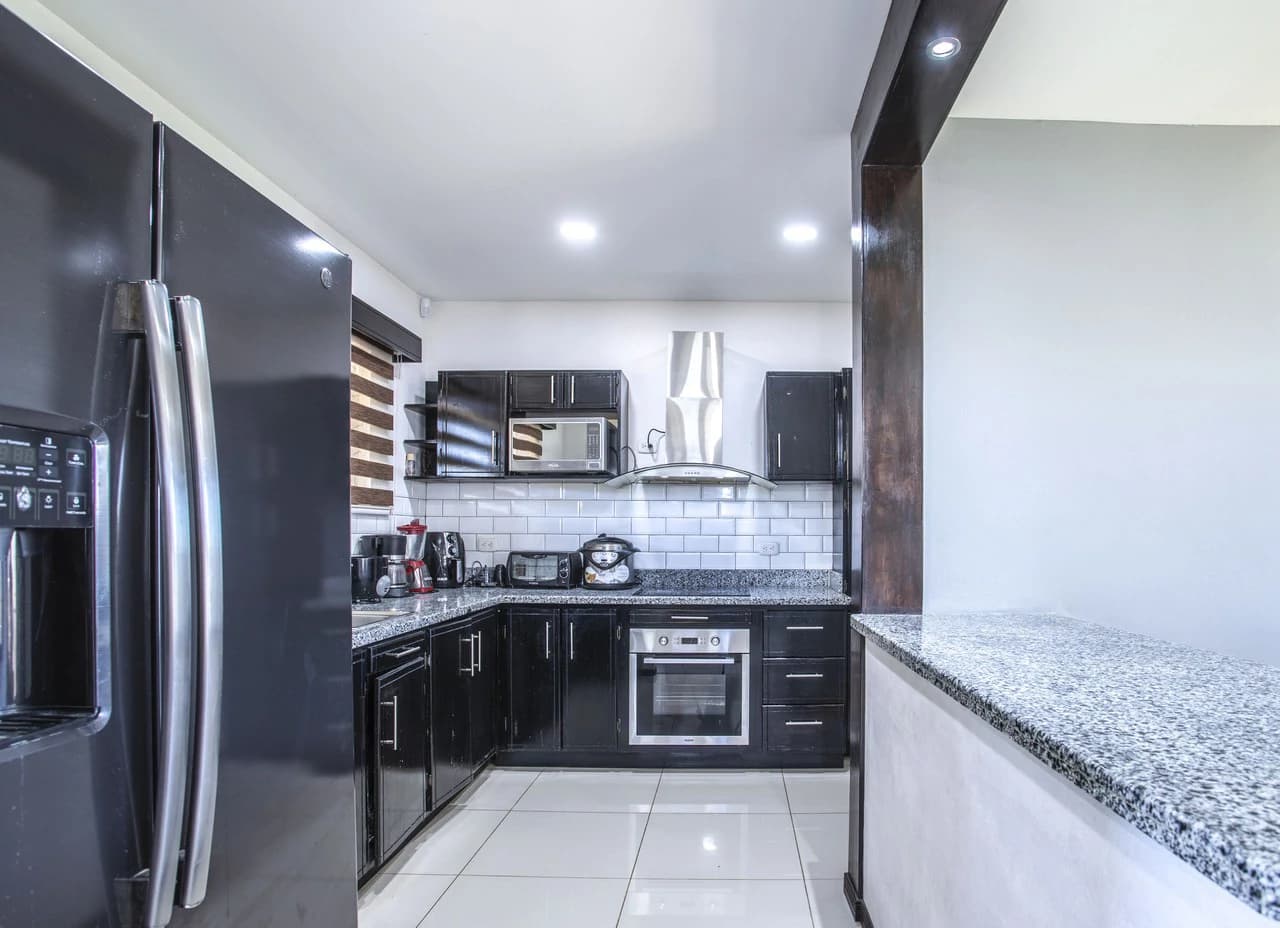 2-level house for sale in condominium - photo 4