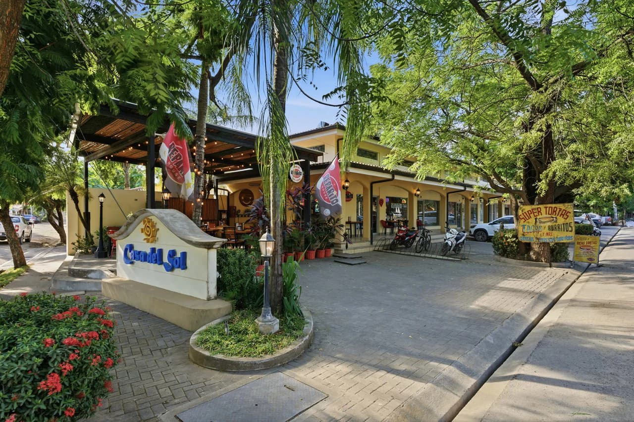 Reparito House: Turnkey Restaurant & Commercial Property for Sale - photo 6