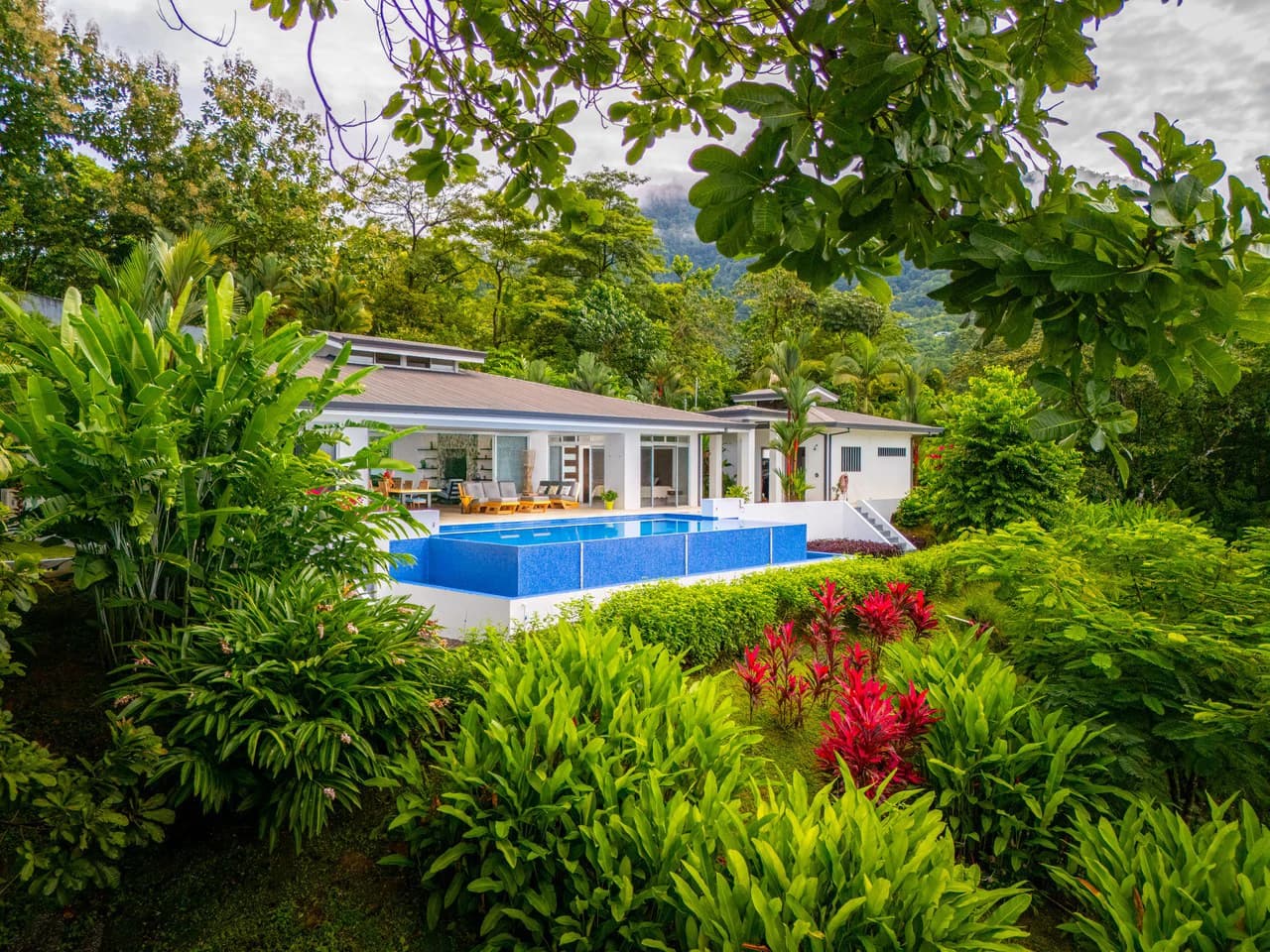 Casa Pacífica, Outstanding Ocean Views: Mountain House For Sale in Ojochal - photo 2