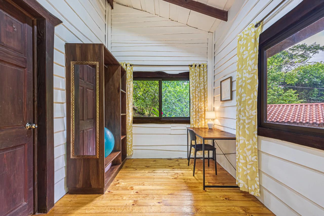 A Jungle House Built of Wood & River Dreams - photo 12