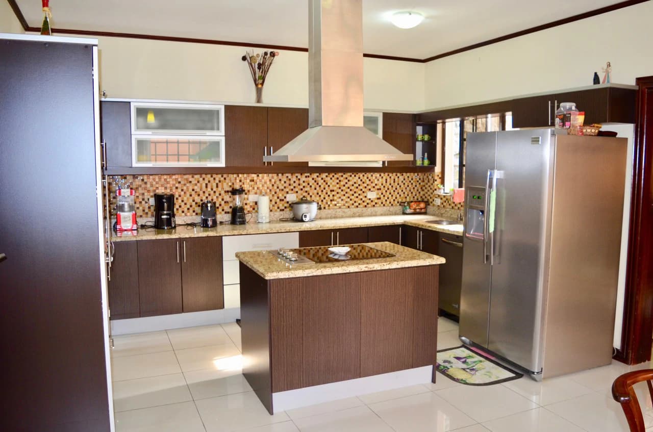 Gorgeous 4 Bedroom house for sale in Santo Domingo de Heredia - photo 20