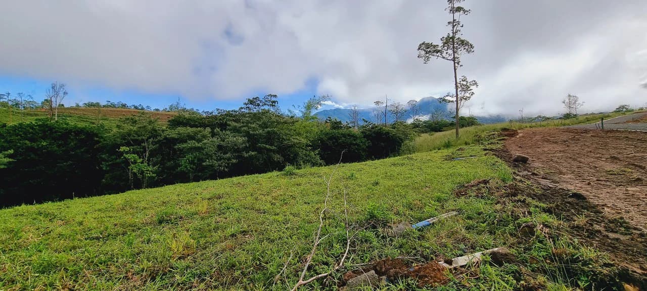 Lote 46 RISE: BEAUTIFUL 1.37-ACRE LOT WITH CREEK FOR SALE IN THE HEART OF THE RESIDENCIAL RISE, SANTA ELENA - photo 12