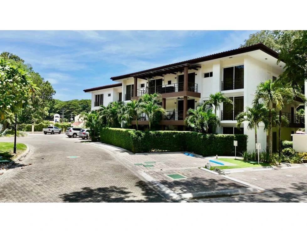 Luxury Apartment in Herradura: 2 Bedrooms, Balcony, and Pool Access - photo 2