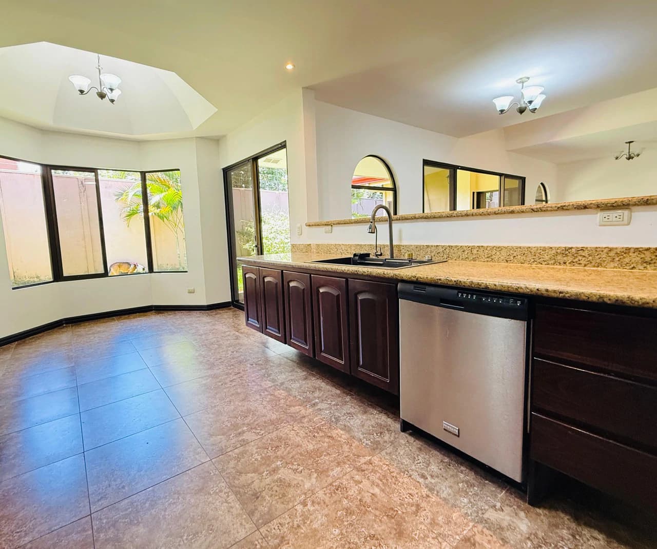 House for sale with garden in Brasil de Santa Ana Costa Rica - photo 7