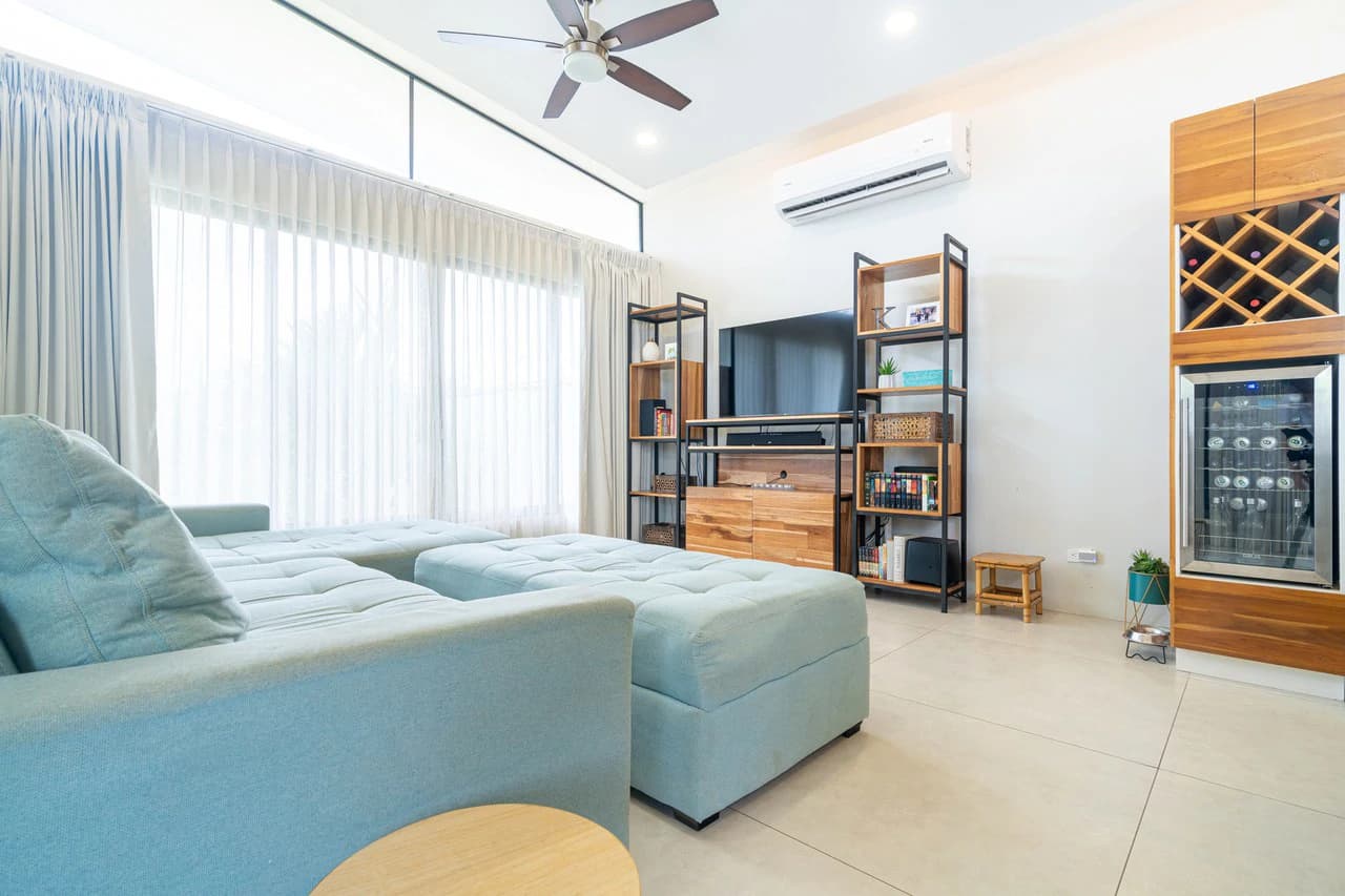 Casa Cola Ballena: Modern new construction, walk to the beach, Best in class location - photo 10