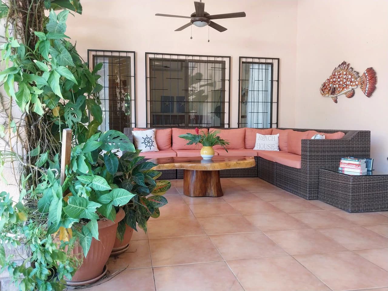 Jungle House close to Playa Carrillo