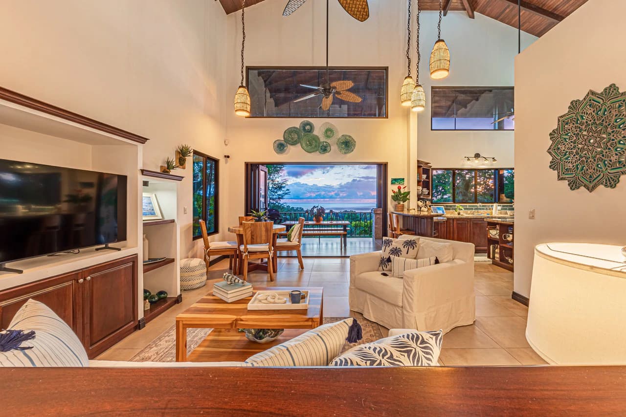 Luxurious Coastal Retreat with Ocean Views in Uvita, Costa Rica - photo 42