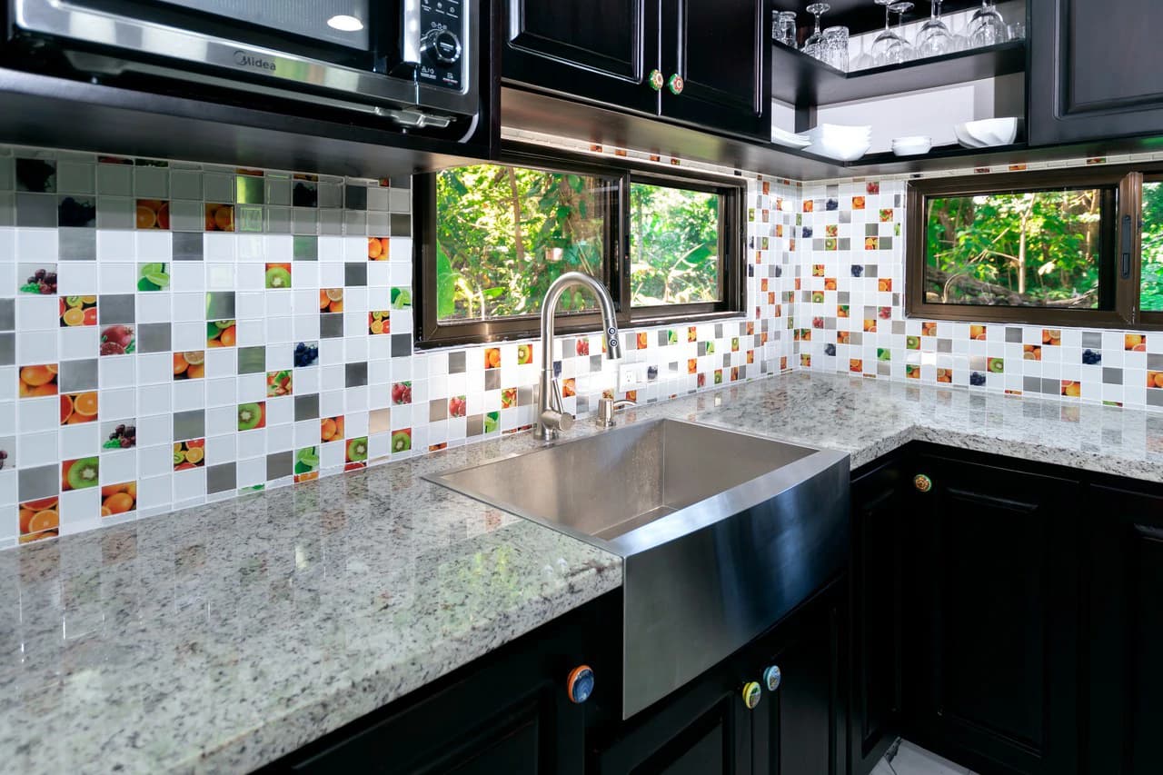 BRAND NEW 3-bedroom home, 5 minutes to Dominical Beach. - photo 14