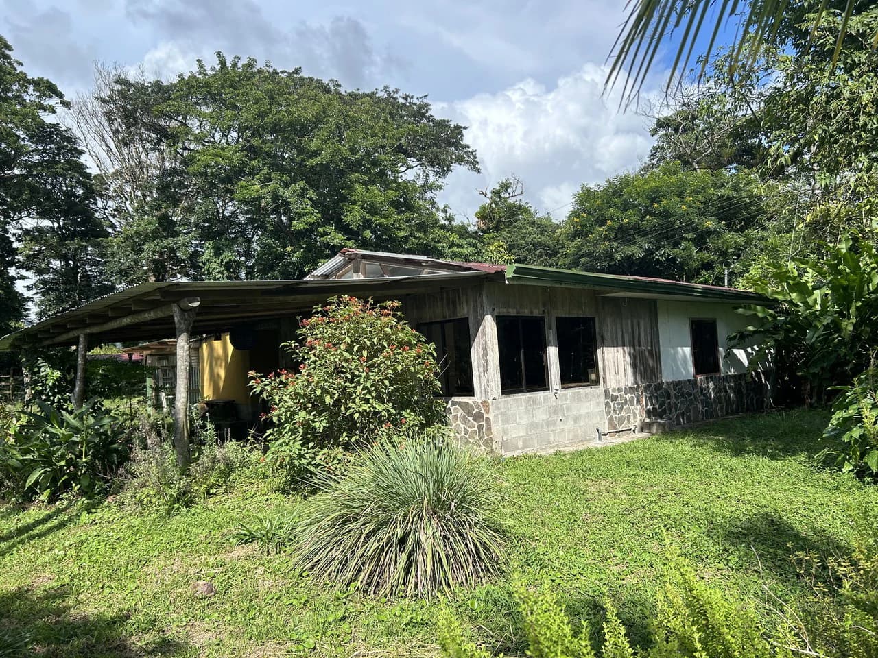 Lake Arenal Area - Sabalito - Great Location - Fantastic Price - photo 2