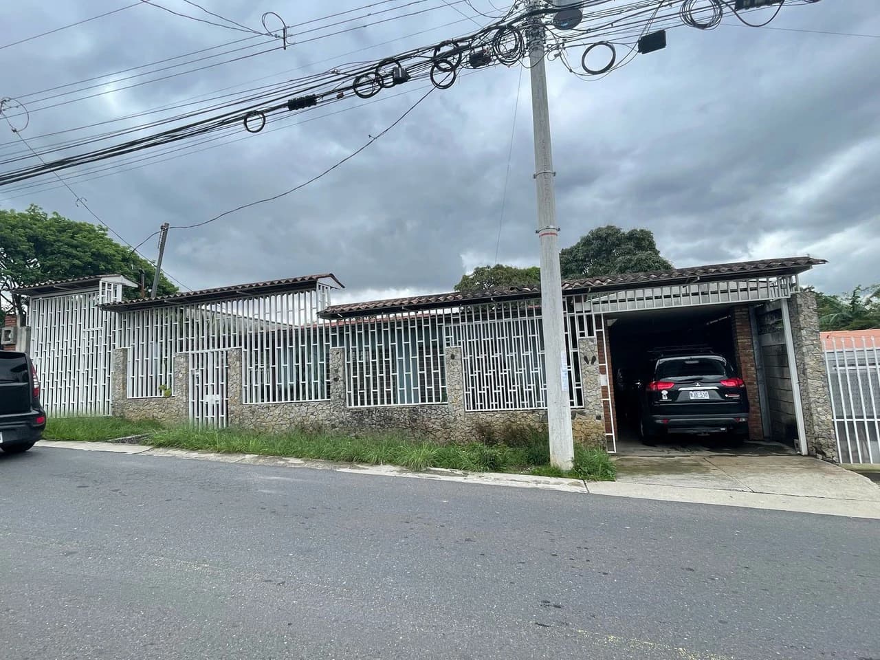 Warehouse and Mixed-Use Property for Sale in Desamparados: Warehouse For Sale in Desamparados - photo 2
