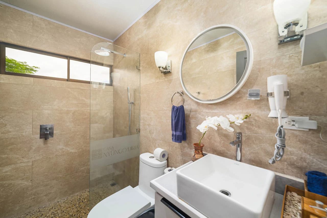 Casa Diria: Peaceful Turnkey 2BR Near Beaches - photo 24
