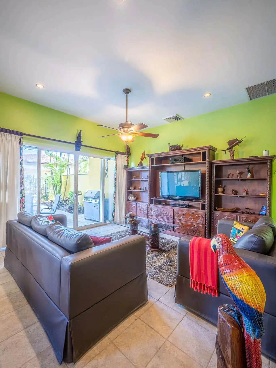 Peaceful and Secure 3BR Condo with Private Pool in Las Lomas - photo 14