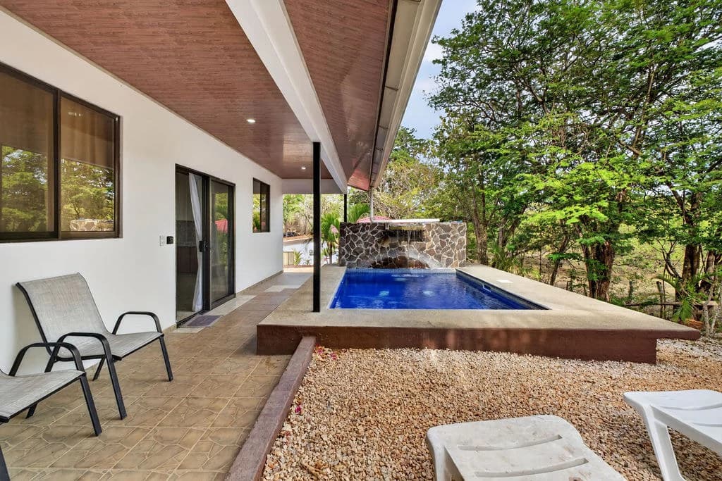 Villa Los Monos: High-Income 9-Unit Rental Property Near Playa Grande - photo 44