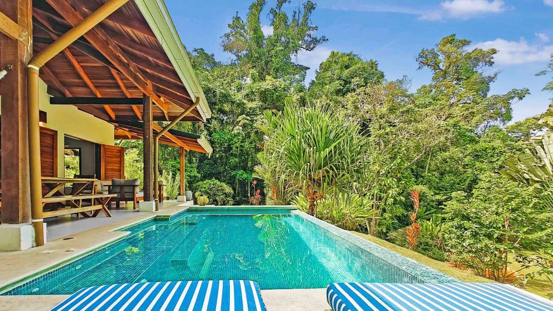 ID 498 - 3 Bd/3Ba w/Pool on 21,000m2 Lot, Punta Uva: Hilltop Estate with Expansive Outdoor Living, Infinity Pool, and Solar Power on 2.1 Hectares of Titled Land - photo 30