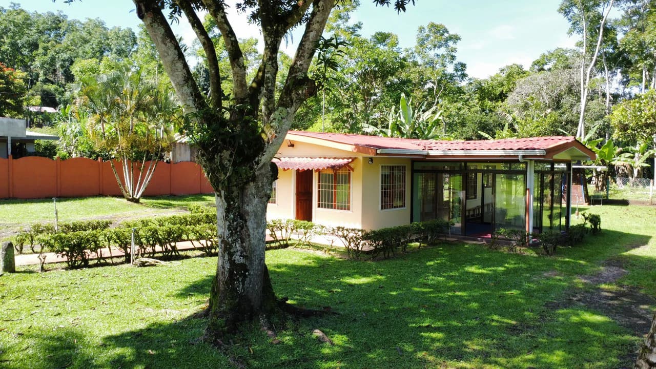 Mountain House For Sale in San Isidro del General - photo 2