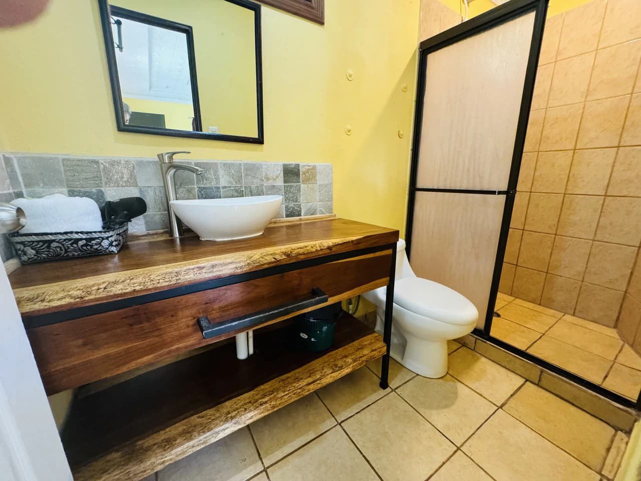 Downtown Uvita Commercial Room Rentals with Restaurant - photo 19