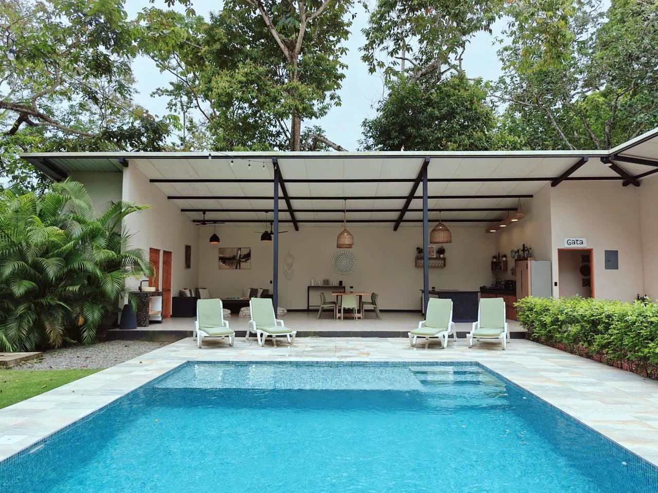 ID 751: Turn-Key Villa with Proven Income Near Cahuita National Park – Main House, Casita, and Stunning Pool on Over Half an Acre