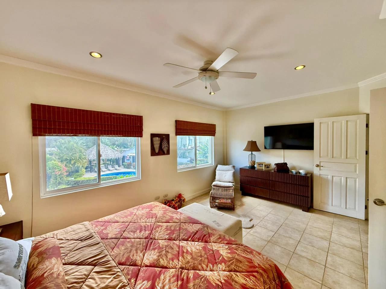 Home in Gated Community Las Nubes - photo 11