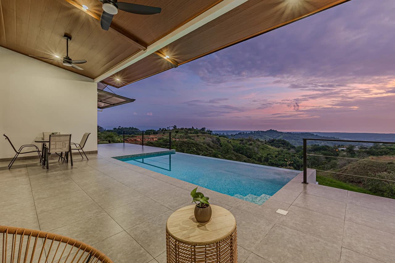 CHONTALES NEW VILLA WITH PANORAMIC OCEAN AND MOUNTAINS VIEWS: Mountain Villa For Sale in Ojochal - photo 11