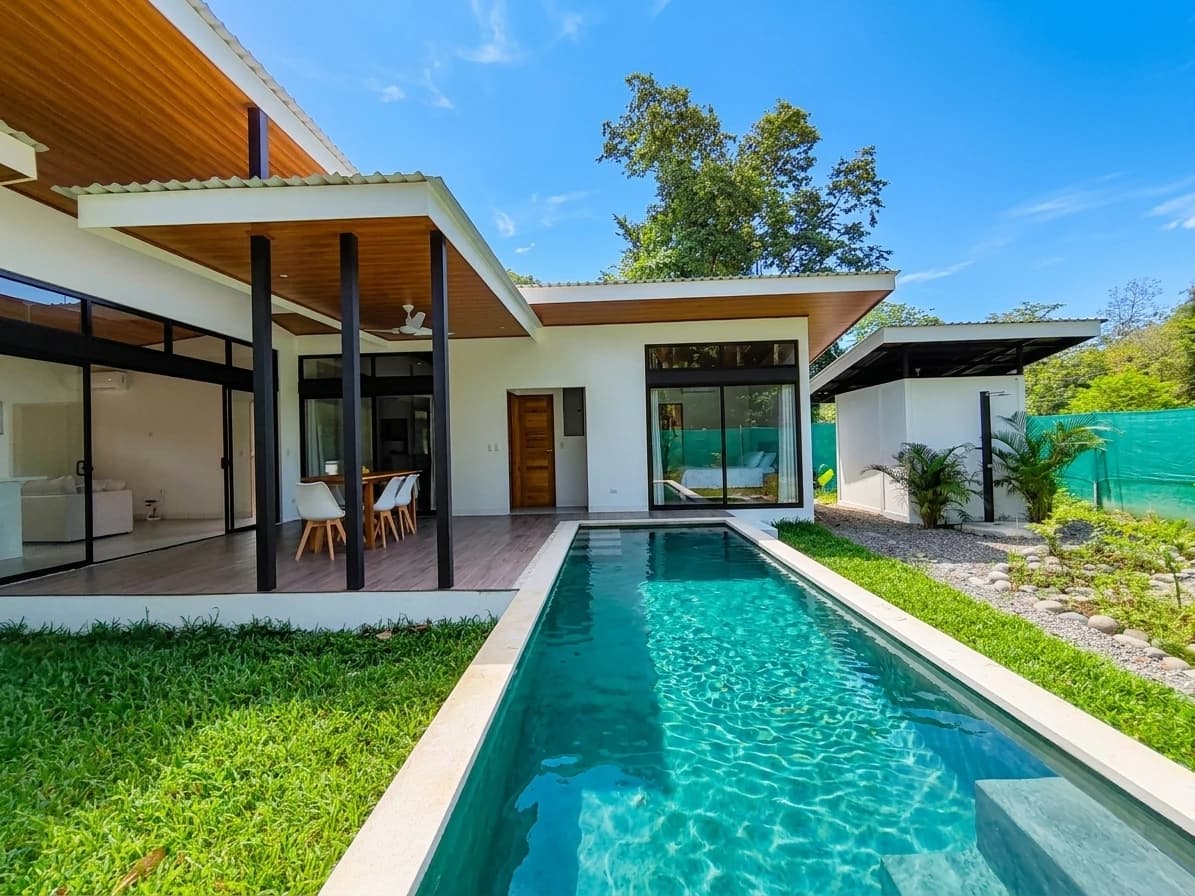 ID 4205: Modern Three-Bedroom Villa with Private Pool – Playa Negra, Puerto Viejo, Costa Rica