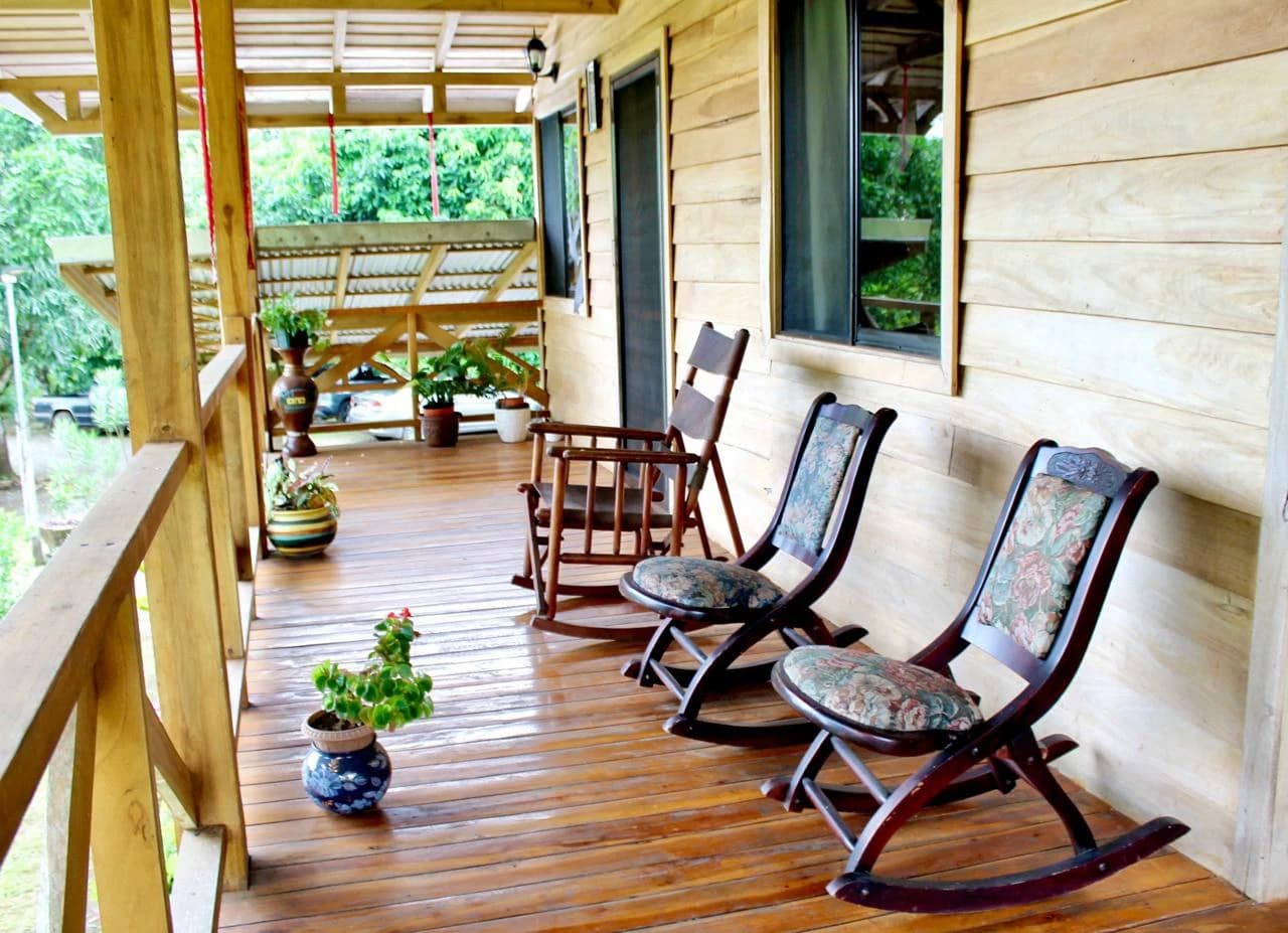 Charming Country Farmhouse with Profitable Ornamental Plant Farm: Great location near La Fortuna and Ciudad Quesada - photo 2