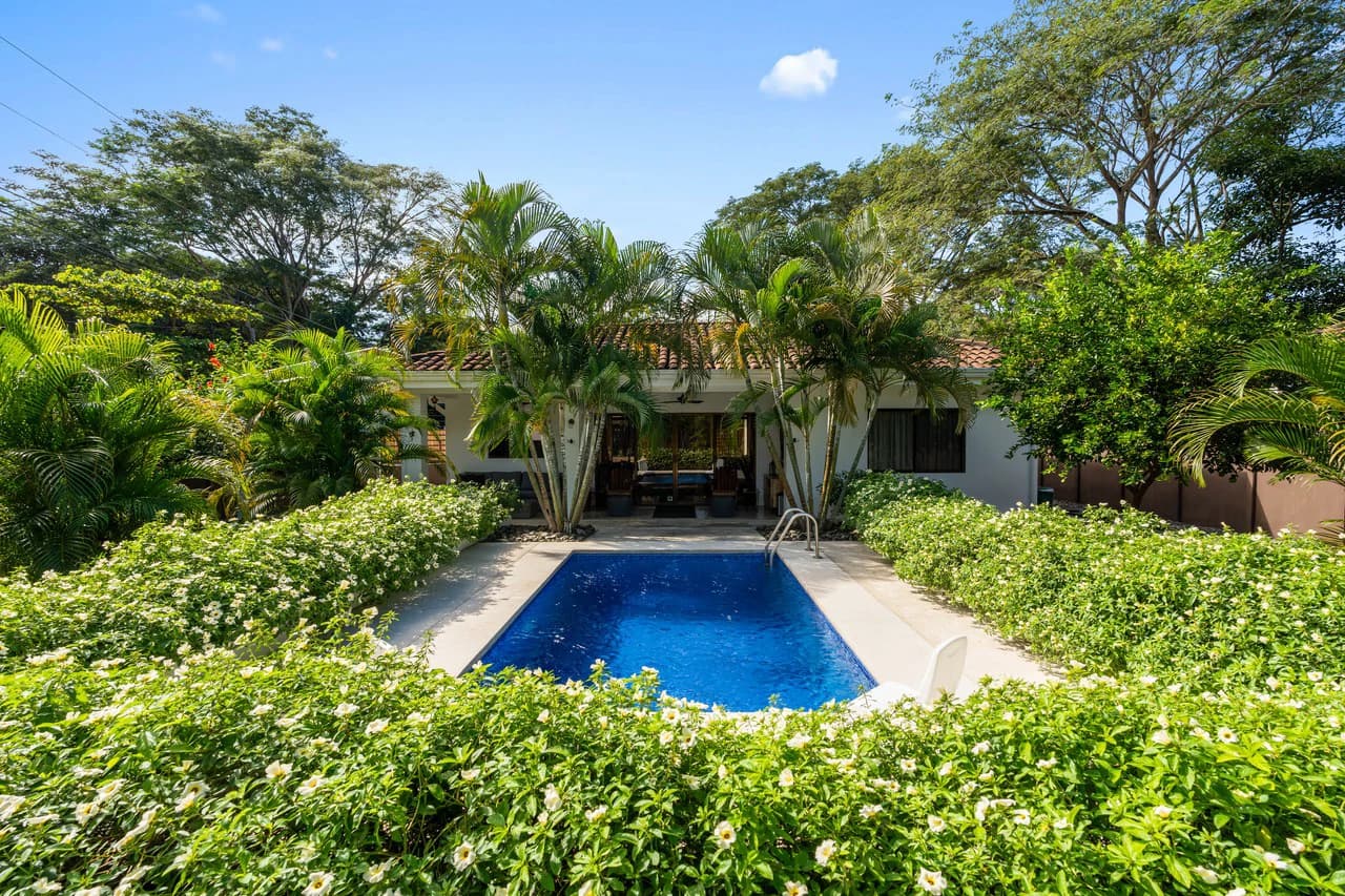 Casa Suerte: Modern 2-Bedroom Tropical Home with Pool Near Playa Potrero and Flamingo Marina - photo 16