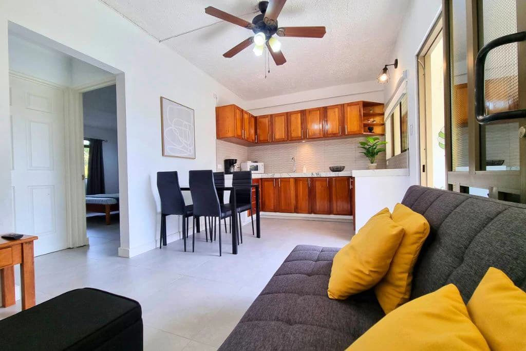 Condo Residencia Anita: Charming One-Bedroom Condo Near the Beach - photo 9