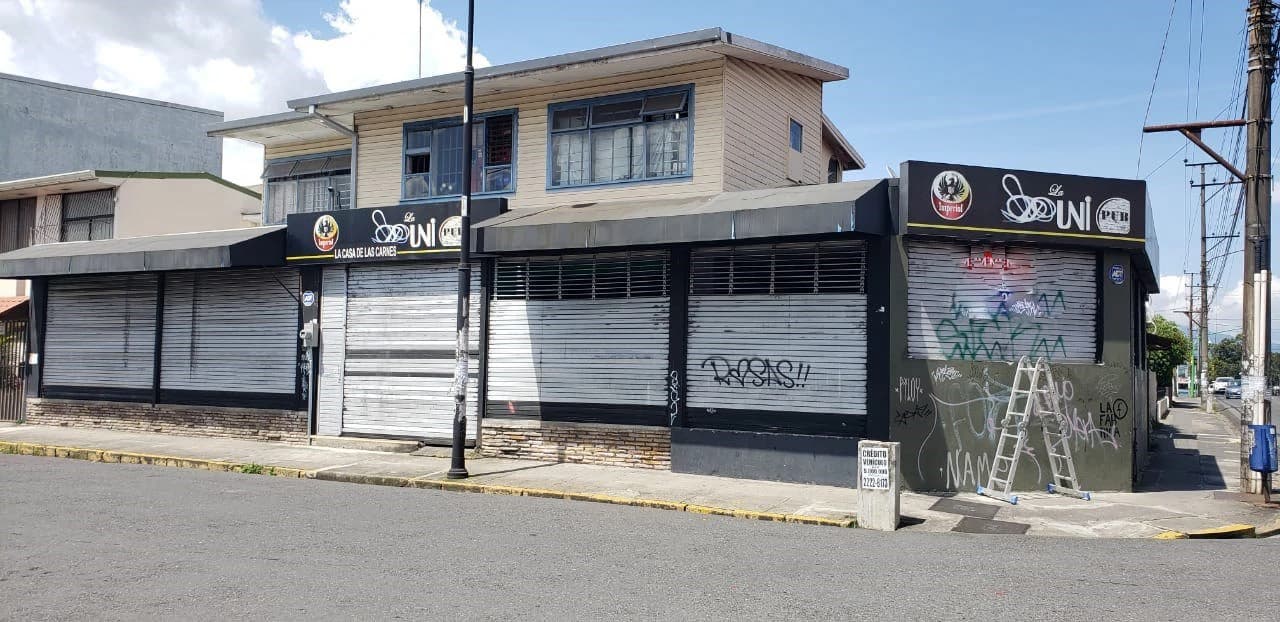 Excellent commercial corner property in San Jose Aranjuez