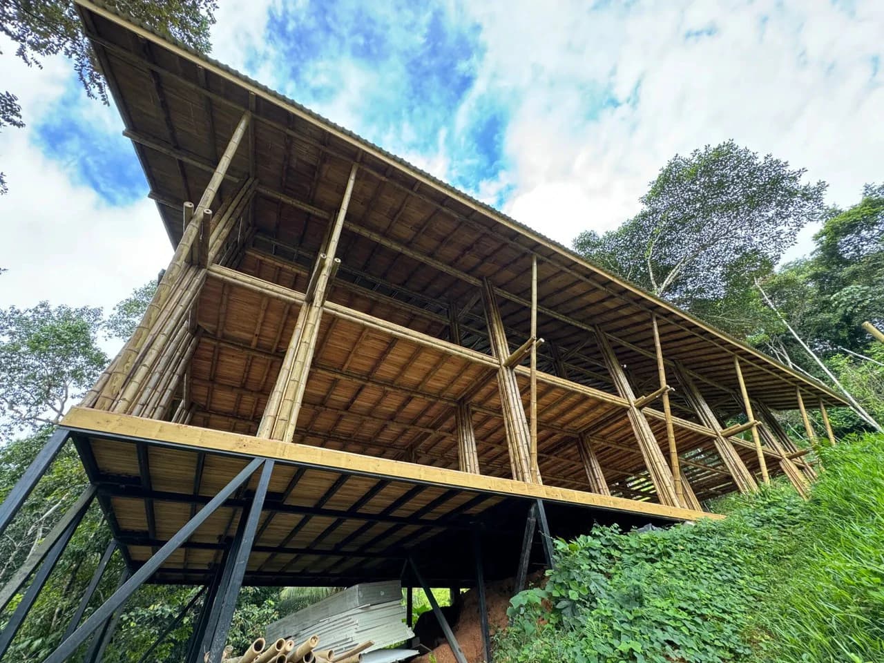 0.69 ACRES – Bamboo And Wooden Commercial Building On The Paved Coastal Highway Between Uvita And Ojochal!!!: Near the Coast, Riverfront, Mountain and Countryside Mixed Use Building For Sale in Uvita - photo 7