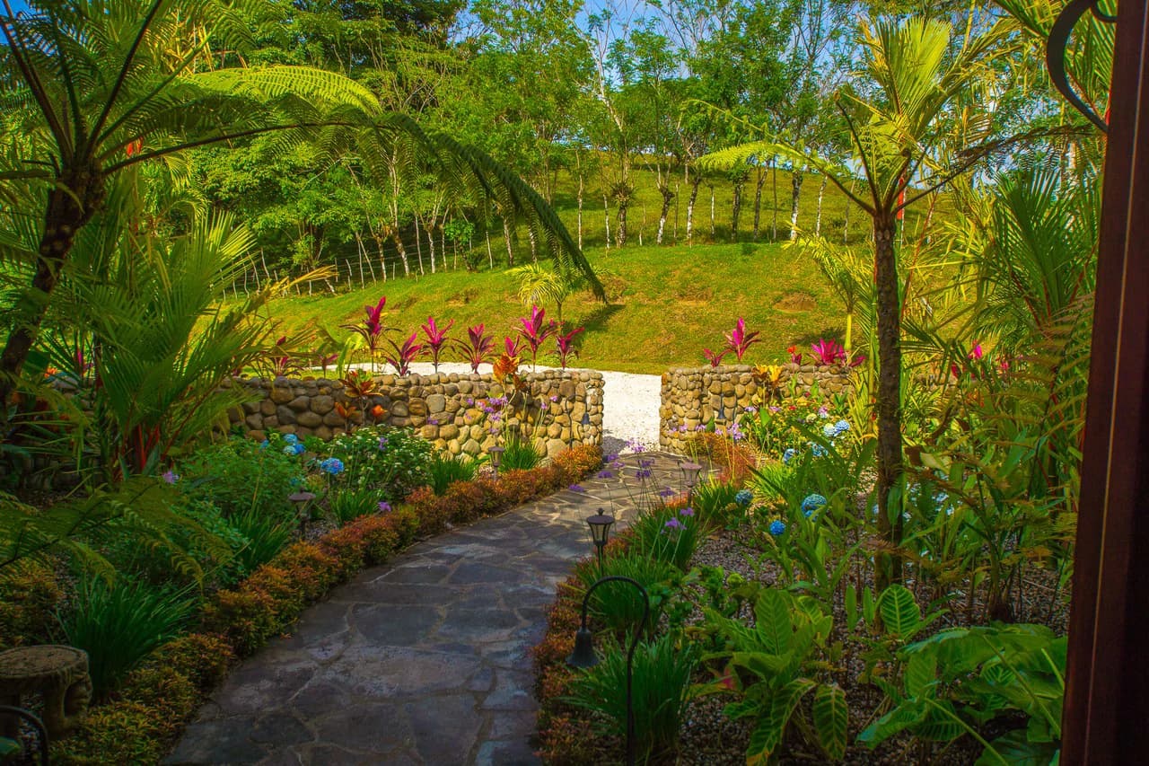 Luxury Vacation Rental Villas for Sale with Amazing Views of Lake Arenal - photo 19