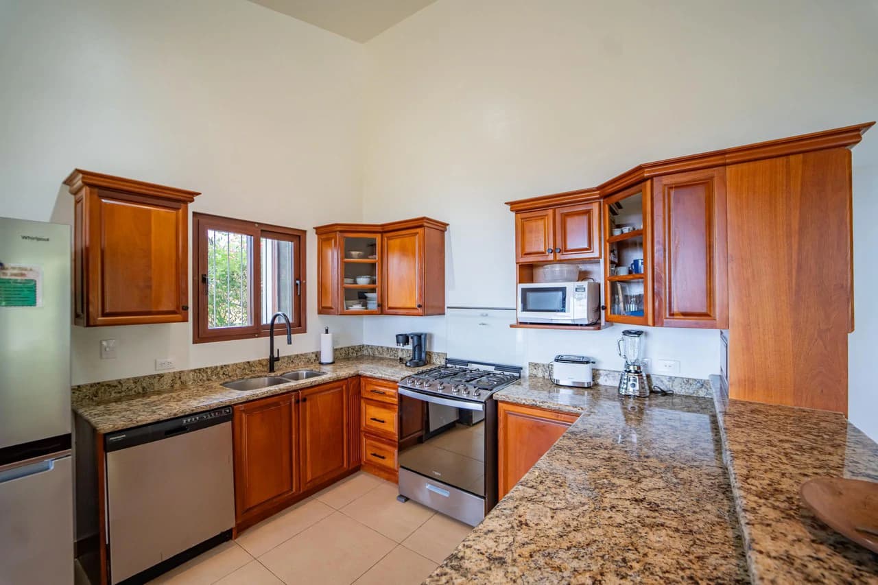 Casa Cavalier: 3BR Ocean View Mountain Home with Studio Apartment - photo 22
