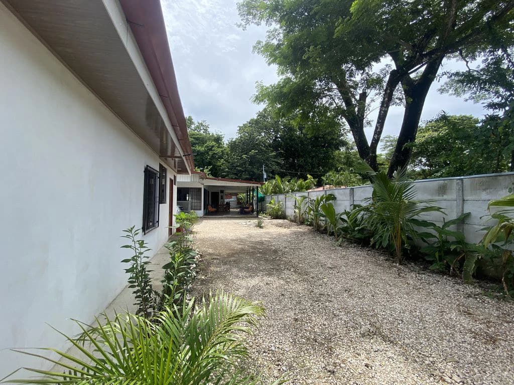 Casa Munoz: 3 Bedroom Home and 2 Unit Duplex with space for a pool, Located in El Canto de los Gavilanes - photo 3
