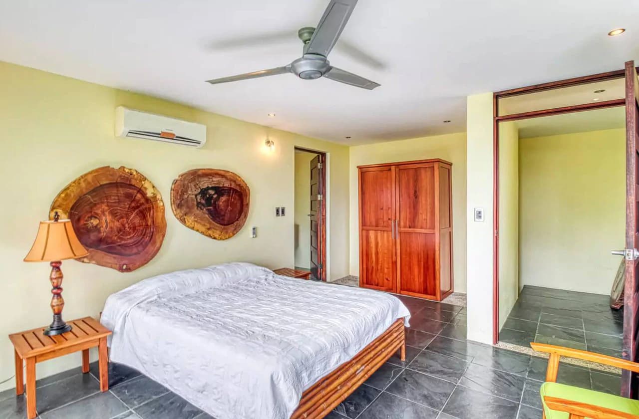 2.4 ACRES – 3 Bedroom Main Home Plus 1 Bedroom Casita And Cabina, Luxury Ocean View Property, 15min to Dominical!!: Near the Coast and Mountain House For Sale in Lagunas - photo 19