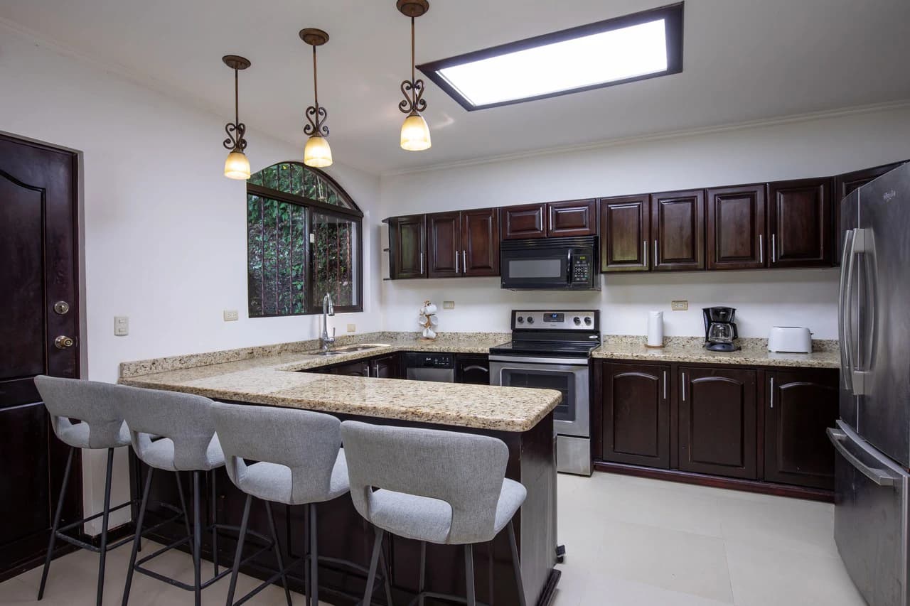 Manuel Antonio 3 bedroom- 3 bath with pool in Gated Development - photo 11