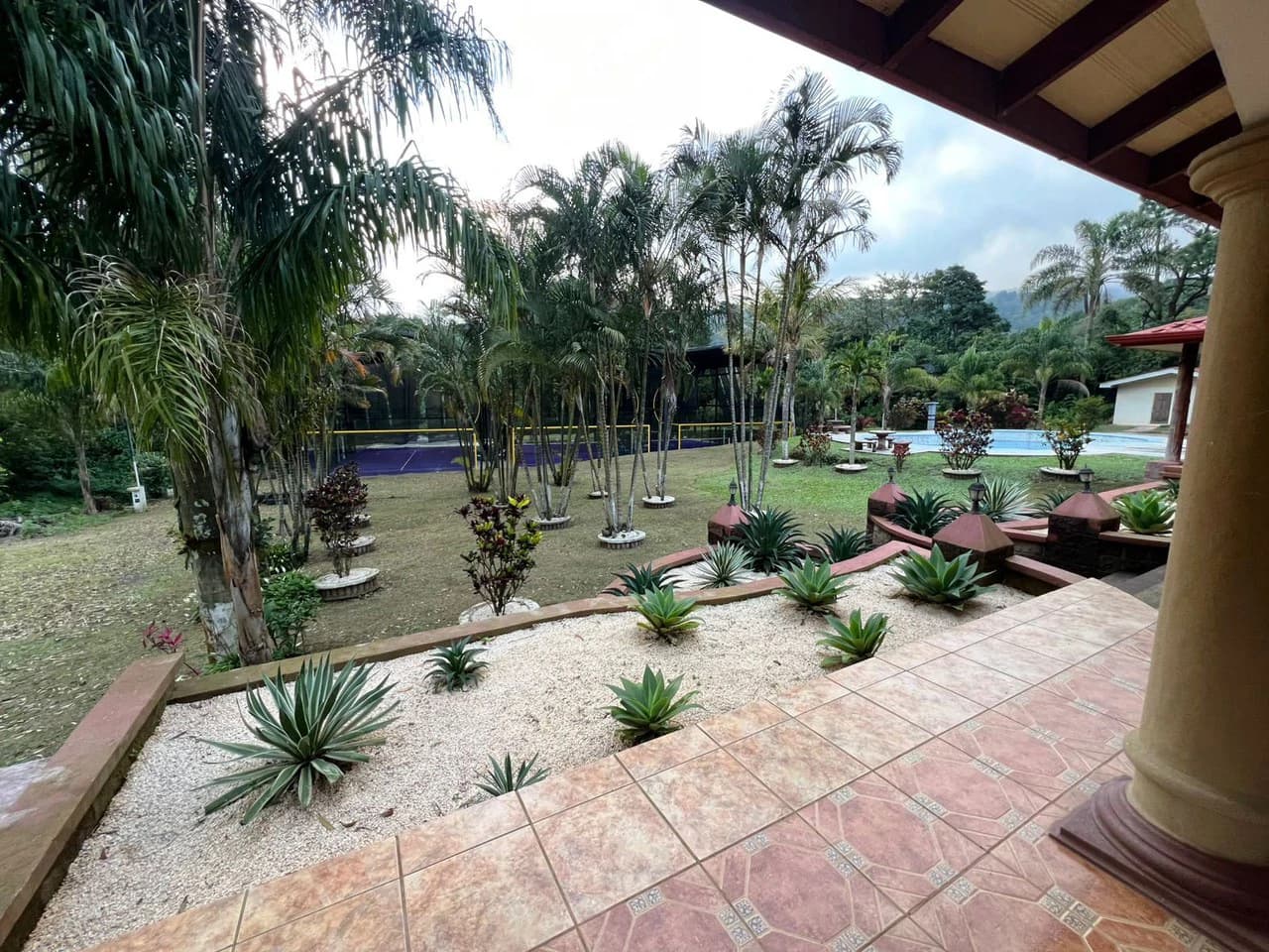 REDUCED $400K! Paddle Tennis and Pool!: NEW! Private Estate, Pool an 3 New Tennis Courts - photo 7