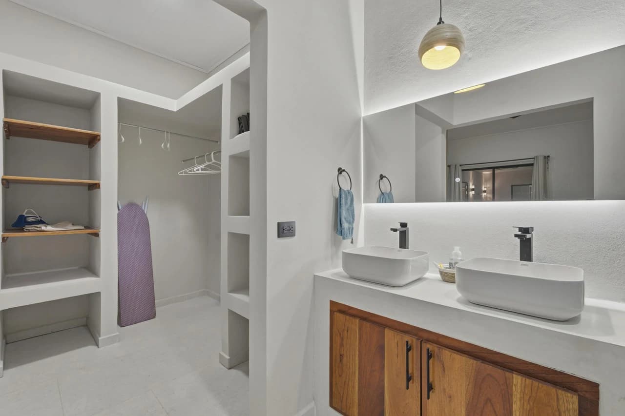 Casa Iguana: Modern 3 Bedroom Pool Home for Sale in Tamarindo, Costa Rica - photo 6