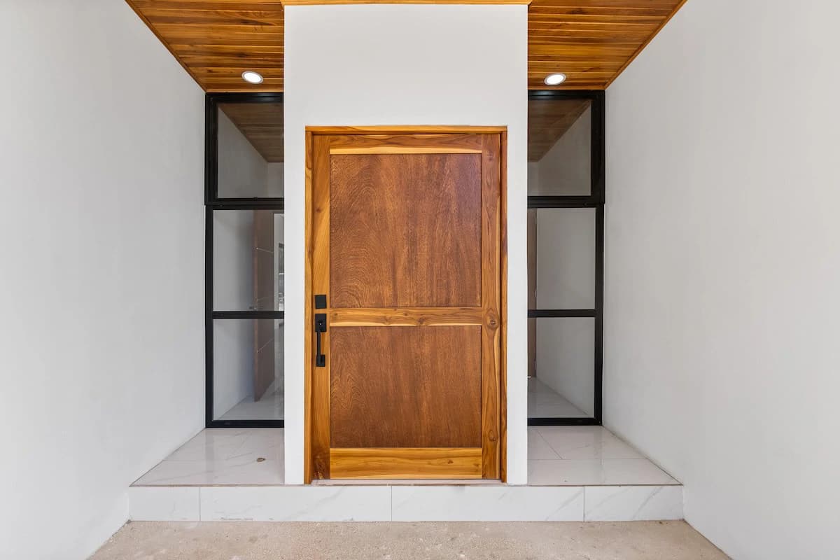 Casa Solana: Brand-New Modern Home in Palm Beach Estates, 2-Minute Walk to the Beach! - photo 5