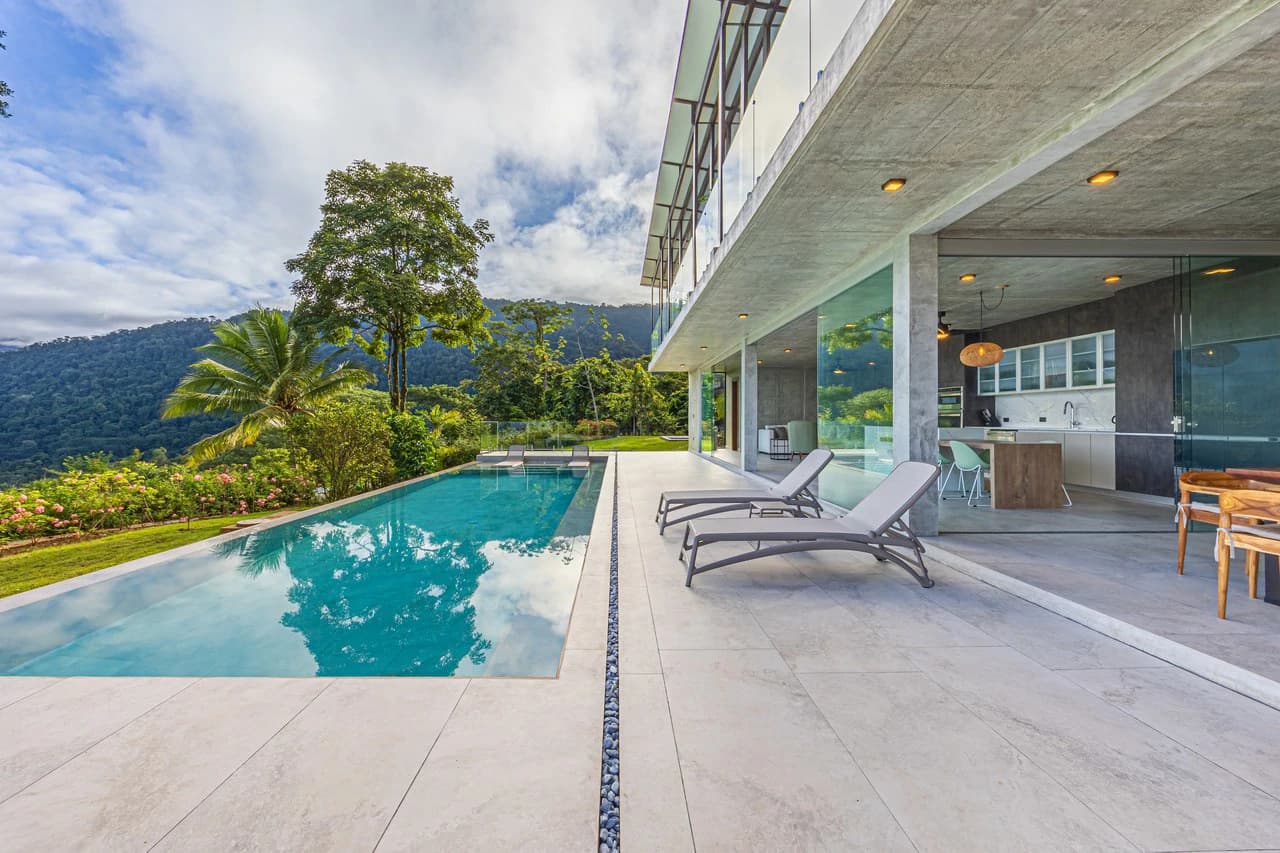 A True Estate Beyond Compare, Ocean Views For Miles: Mountain House For Sale in Uvita - photo 29