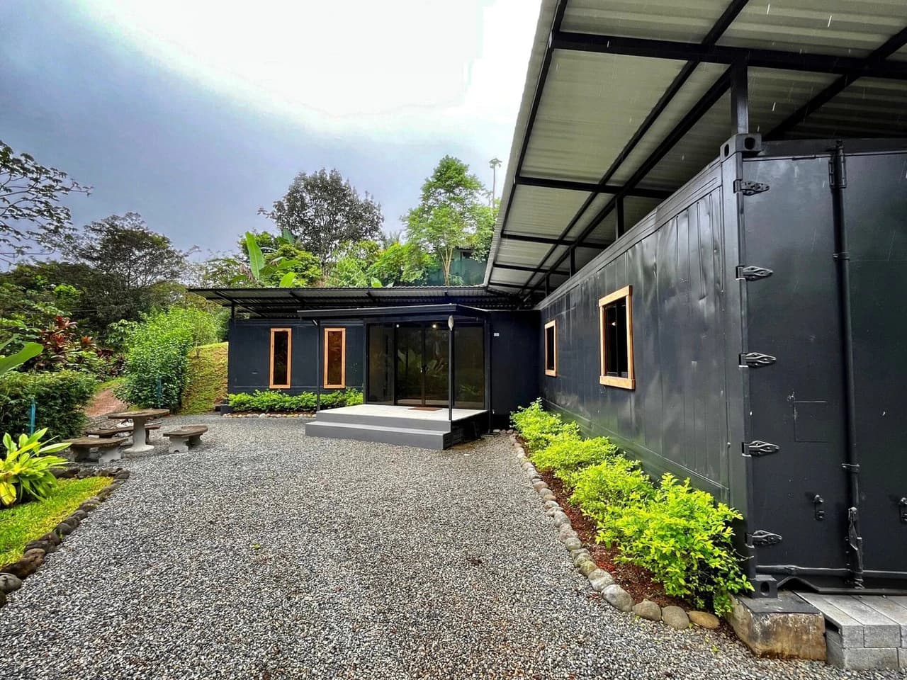 0.19 ACRES – 3 Bedroom Container Homes With Additional Building Lot,15min to Dominical and Beaches!! - photo 3
