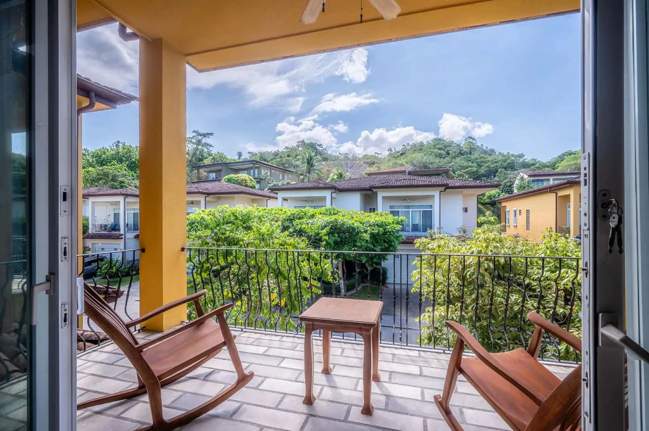 Peaceful and Secure 3BR Condo with Private Pool in Las Lomas - photo 31