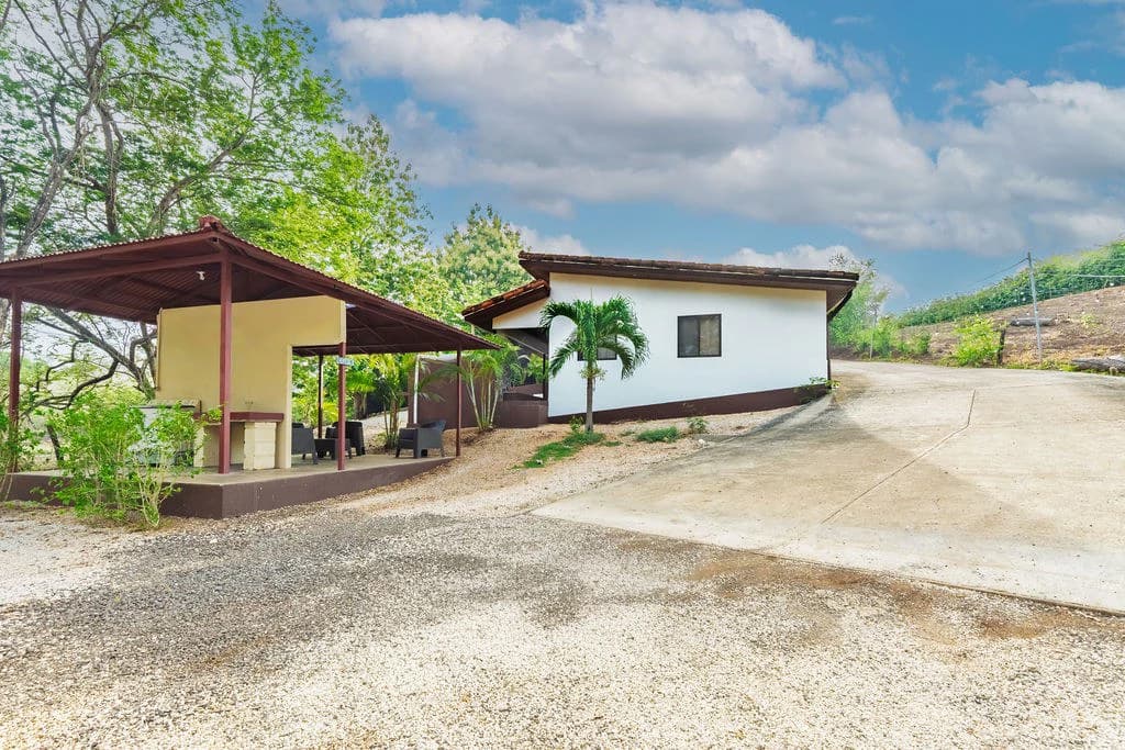 Villa Los Monos: High-Income 9-Unit Rental Property Near Playa Grande - photo 75